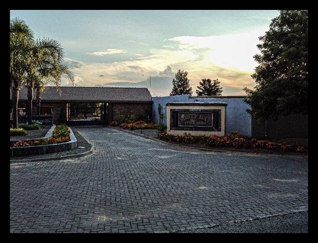 4 BEDROOM HOUSE FOR SALE IN VAAL MARINA